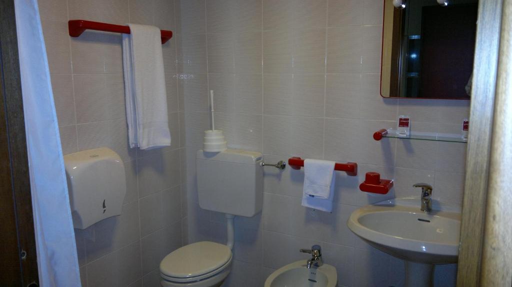Albergo Casa Dell'Ospite Brescia Ruang foto