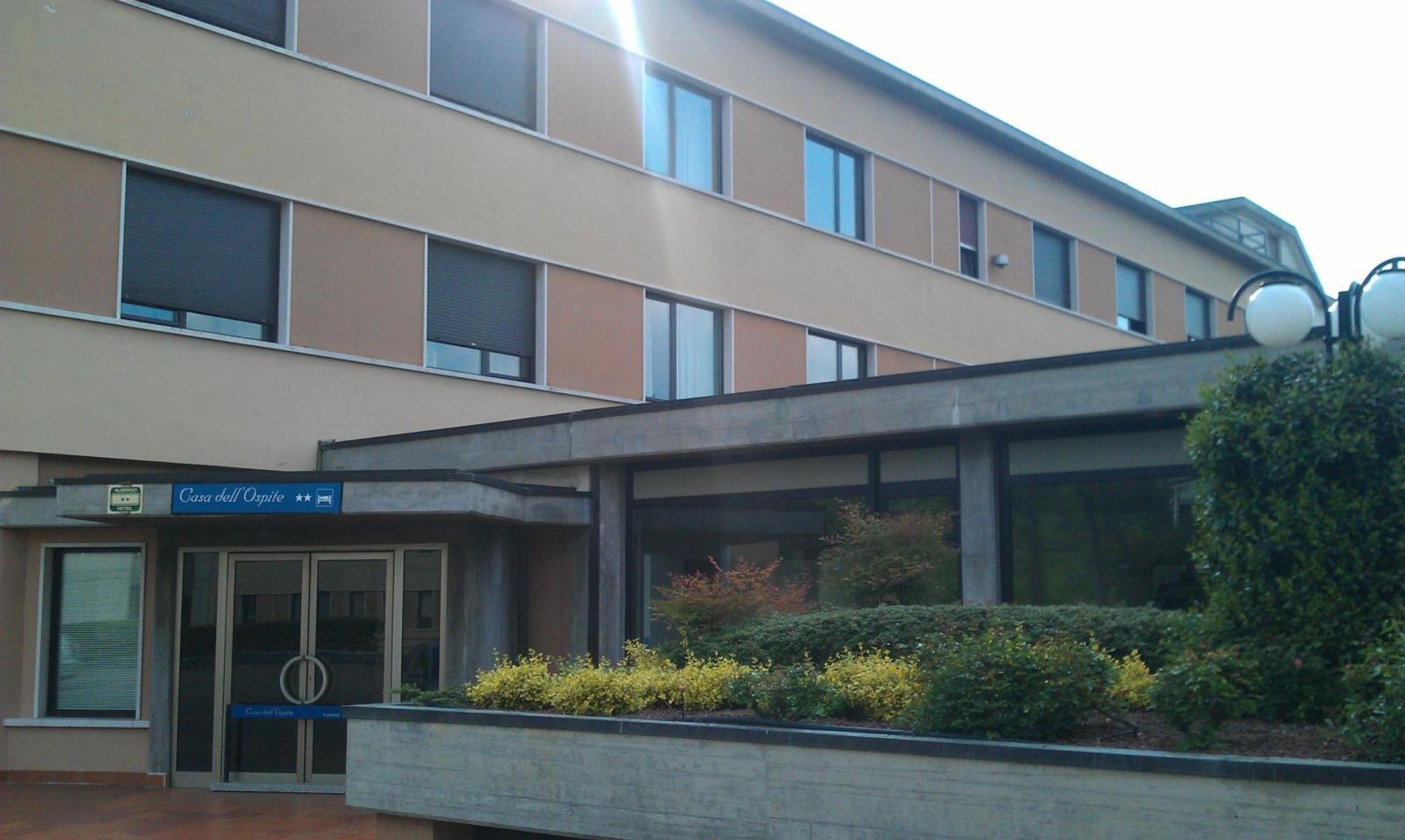 Albergo Casa Dell'Ospite Brescia Bagian luar foto