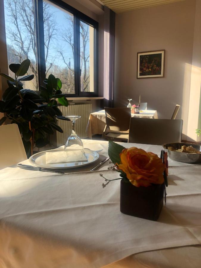 Albergo Casa Dell'Ospite Brescia Bagian luar foto