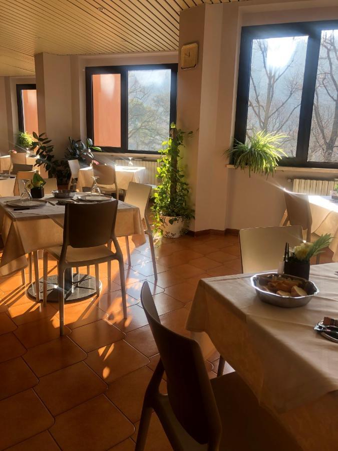 Albergo Casa Dell'Ospite Brescia Bagian luar foto