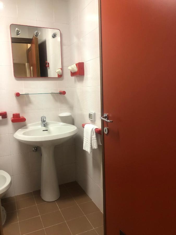Albergo Casa Dell'Ospite Brescia Bagian luar foto
